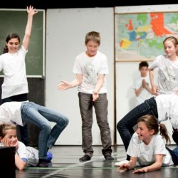 Groepsoptreden (111) - Toneelvereniging Plankenkoorts 
